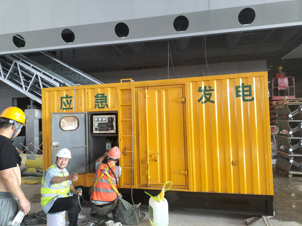 临桂怎样判断空气滤清器是否需要更换？
