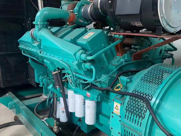 临桂更换100kW柴油发电机组机油时，需要注意哪些事项？